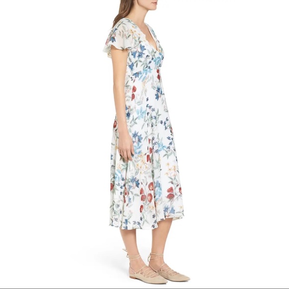 ✨ Beautiful Willow & Clay Floral Dress - Picture 3 of 13